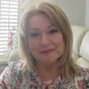 Meet your Posher, Becky